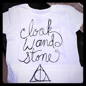 HARRY POTTER CLOAK WAND & STONE T-SHIRT